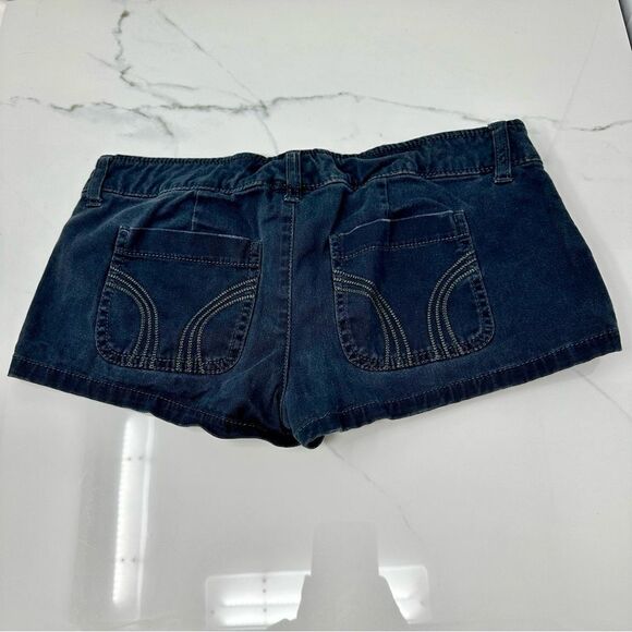 Hollister Chino Shorts- Size 3 - Picture 2 of 6